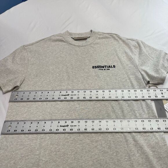 NWT Essentials Fear Of God Light Oatmeal T-Shirt Size Small New - Picture 5 of 10